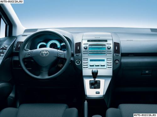 Toyota Corolla Verso: 3 фото