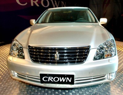 Toyota Crown Majesta: 3 фото