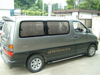 Toyota Granvia: 4 фото