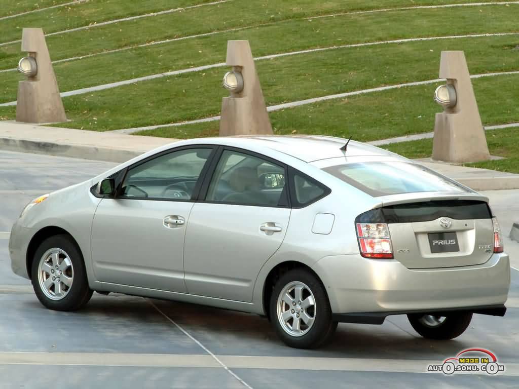 Toyota Prius: 4 фото