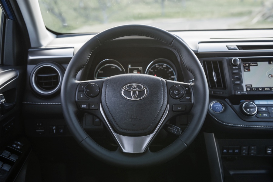 Toyota rav4 hybrid: 8 фото