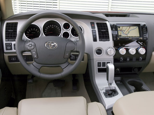 Toyota Tundra: 4 фото
