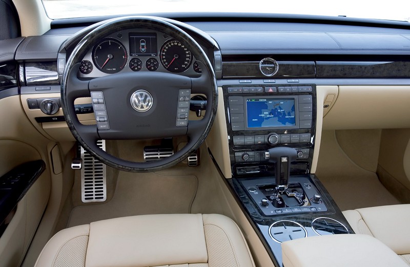 Volkswagen Phaeton: 2 фото