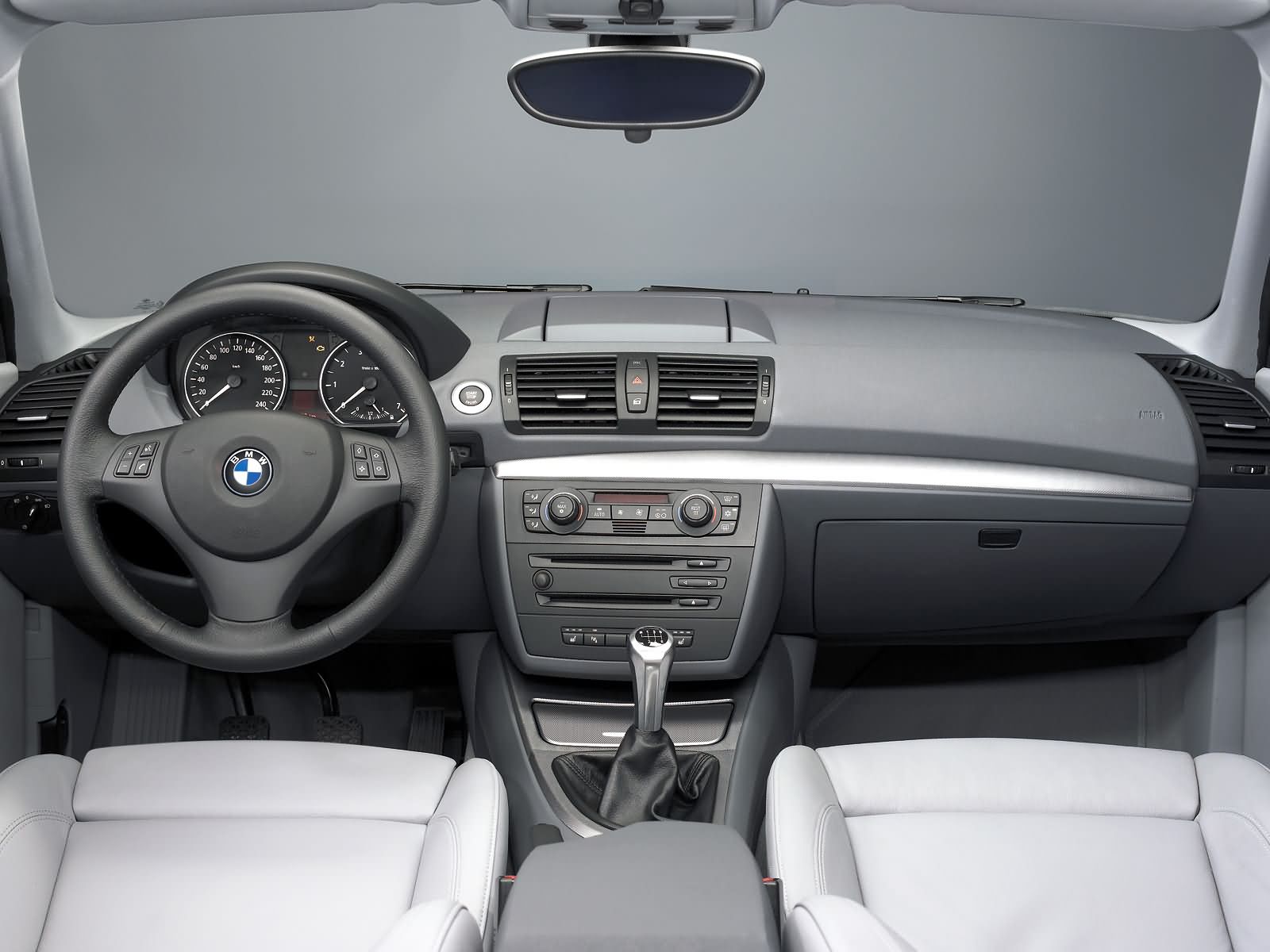 BMW 1: 8 фото