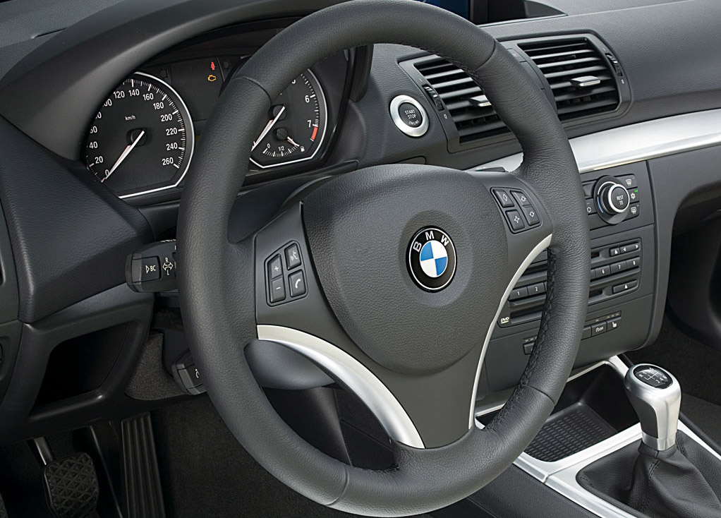 BMW 130i: 11 фото
