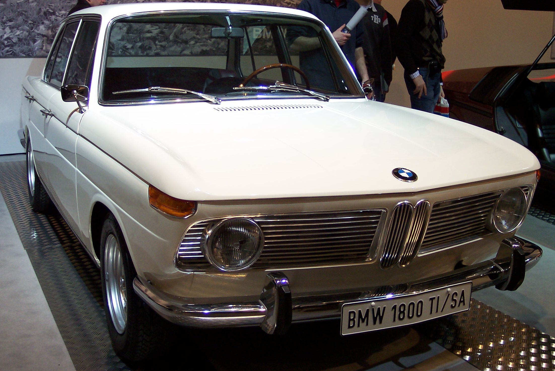 BMW 1800: 2 фото