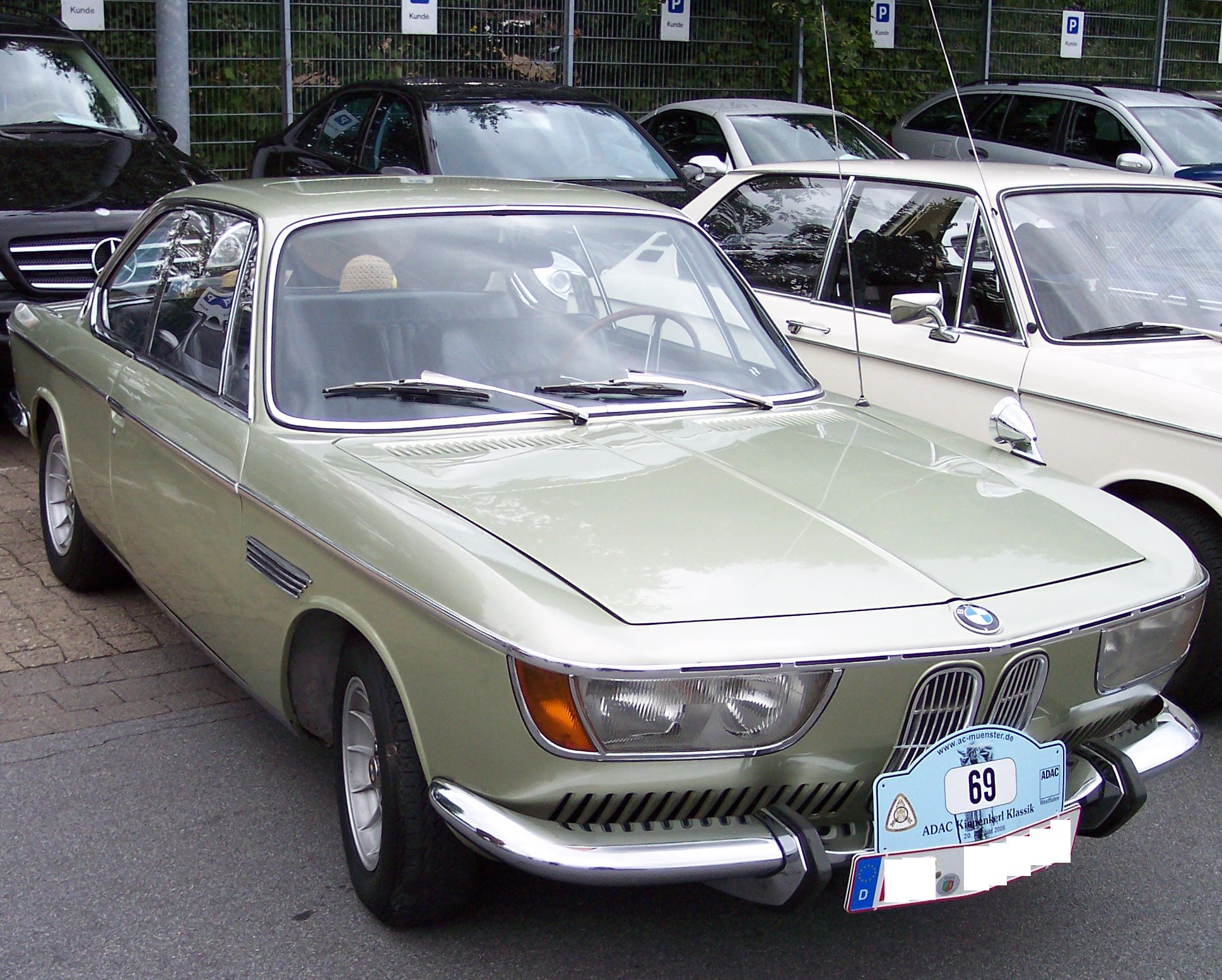 BMW 2000: 11 фото