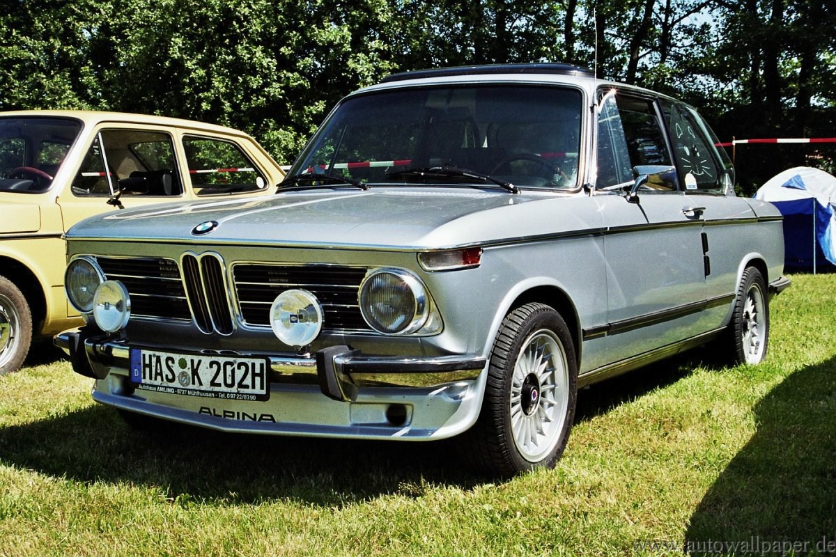 BMW 2002: 9 фото