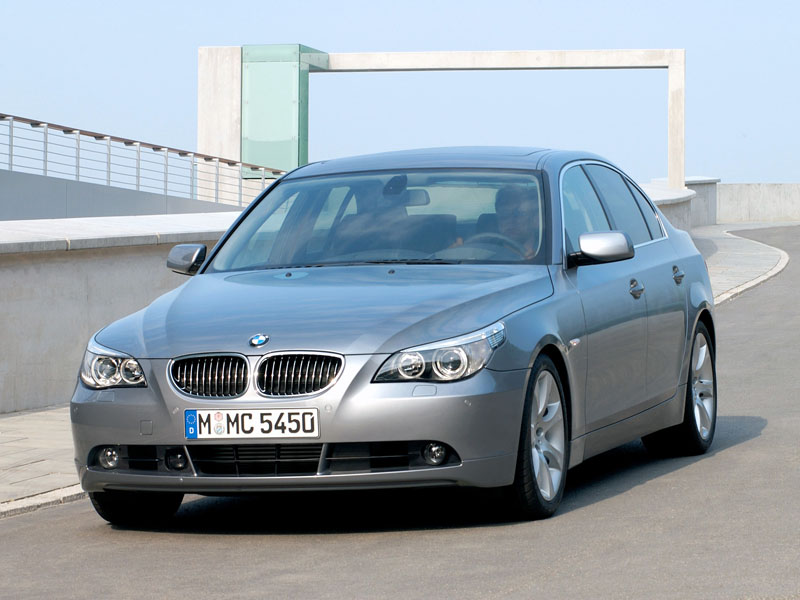 BMW 545i: 9 фото