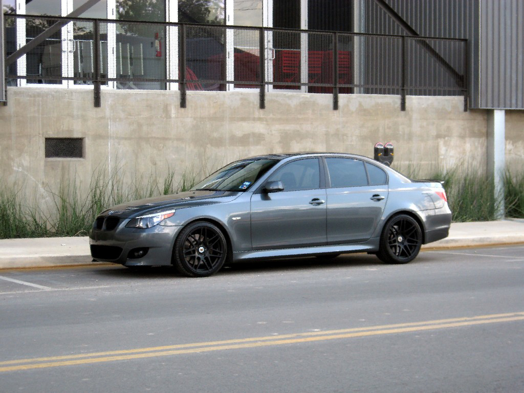 BMW 545i: 12 фото