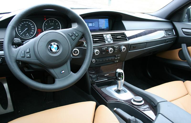 BMW 550i: 3 фото