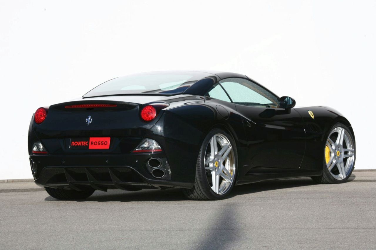 Ferrari California: 12 фото