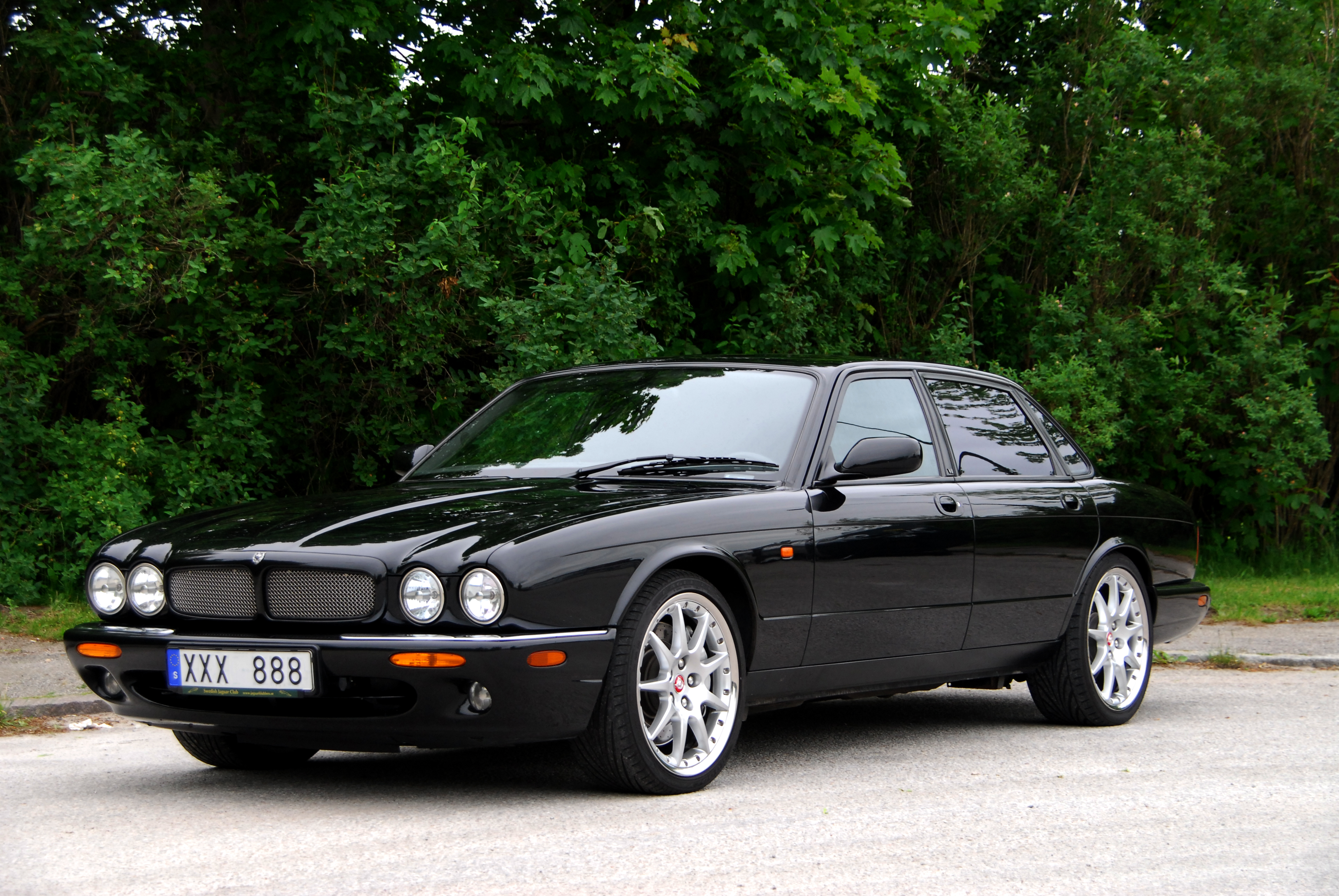Jaguar XJR: 1 фото