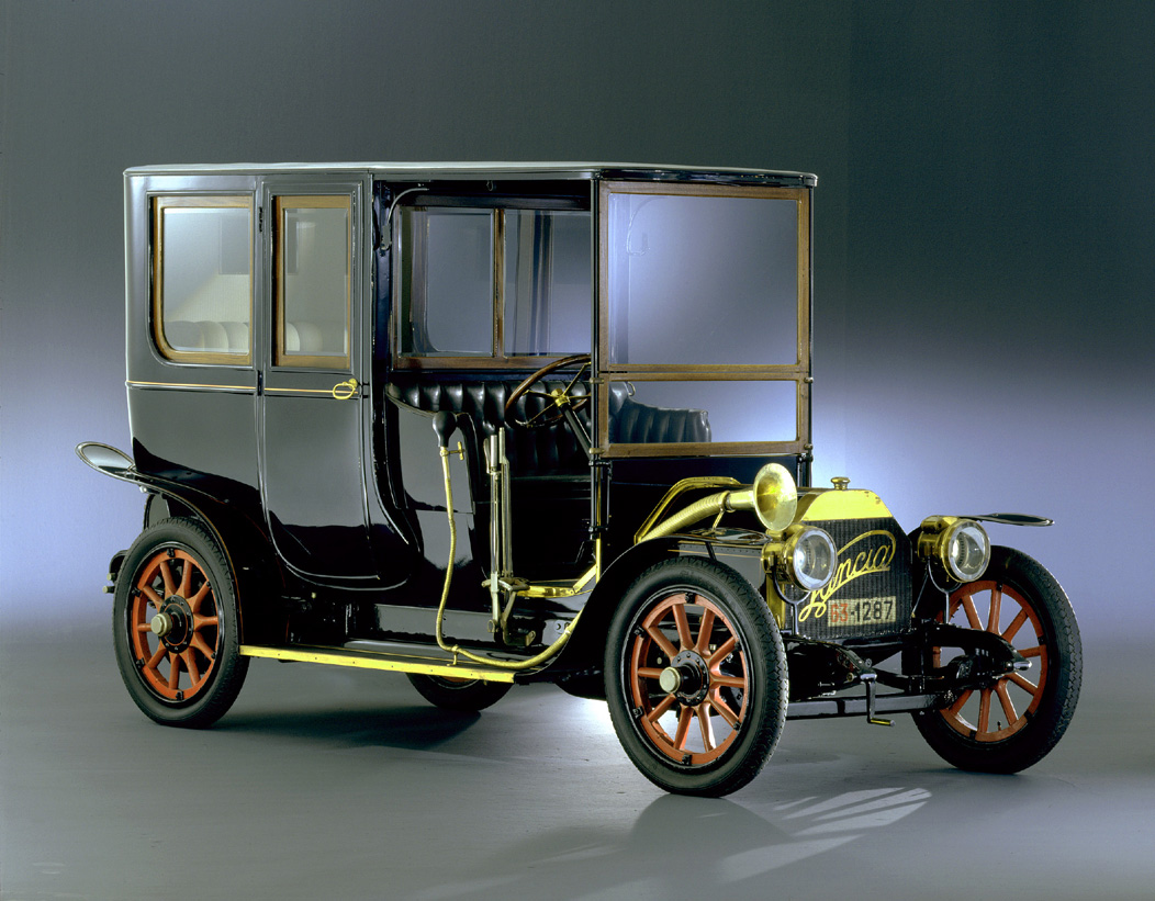 Первые машины название. Lancia Alfa-12hp. Lancia 1907. Ford model t 1908. 1906 — Основана итальянская автостроительная компания Lancia.