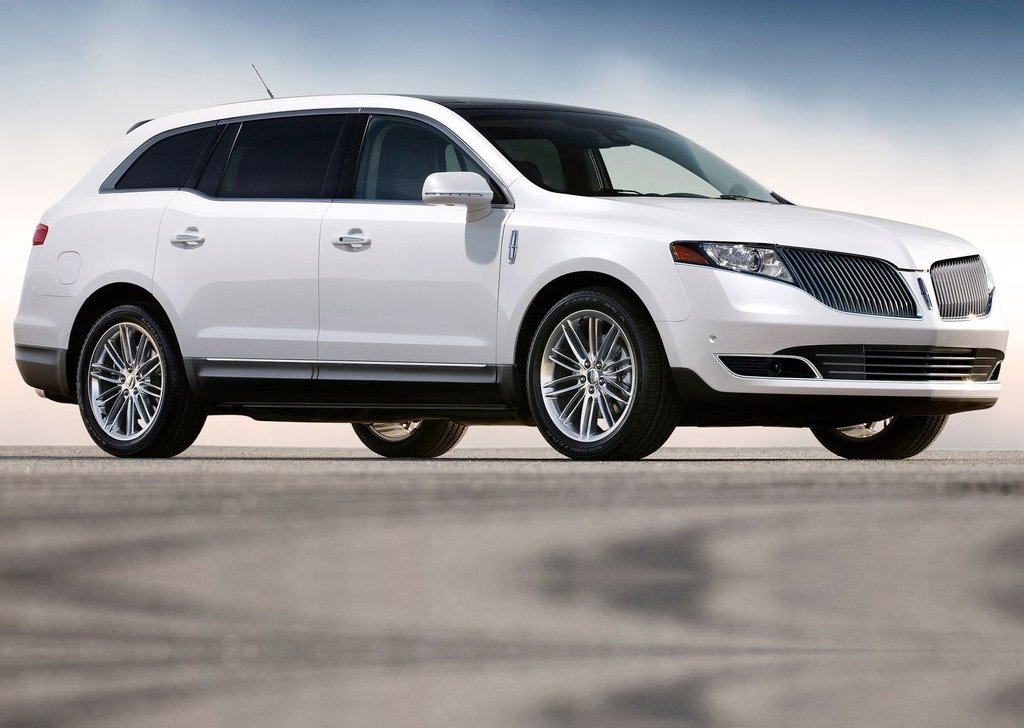 Lincoln MKT: 6 фото