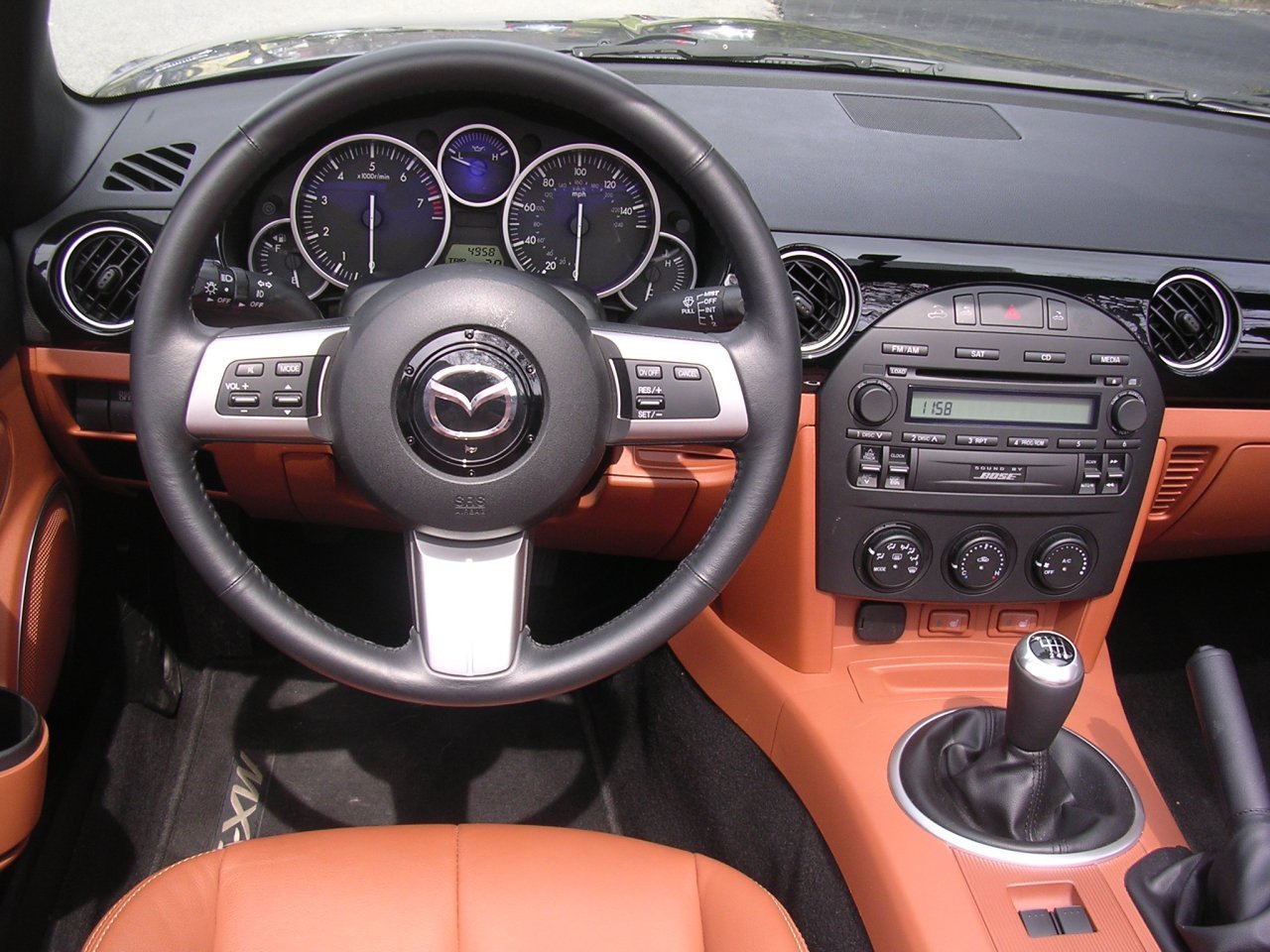 Mazda MX-5 Miata: 7 фото