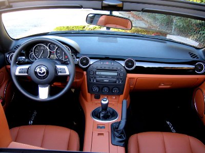 Mazda MX-5 Miata: 9 фото