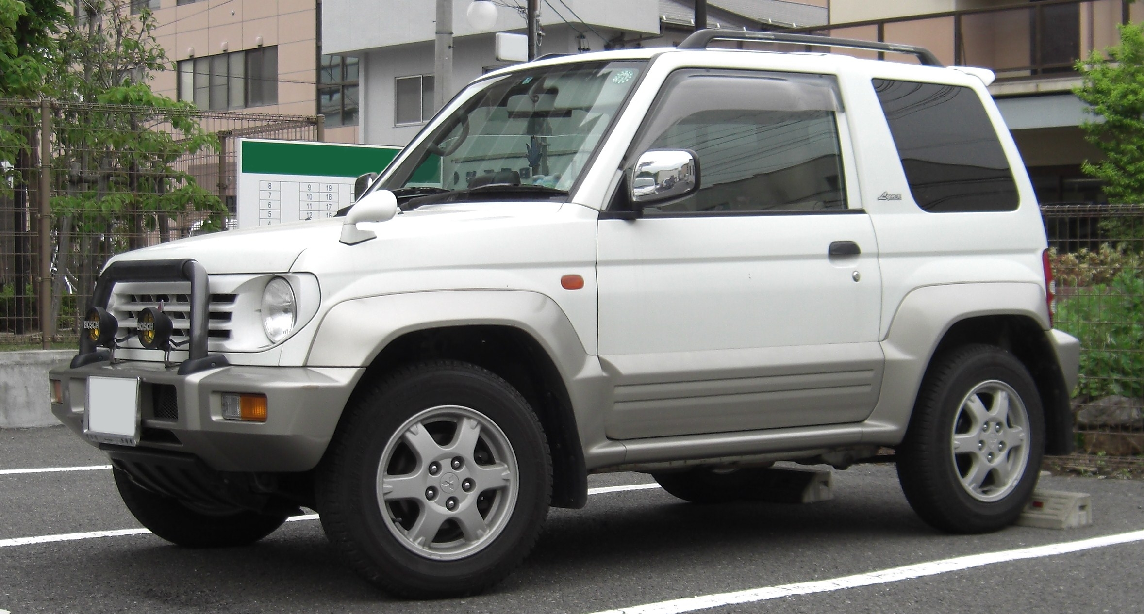 Mitsubishi Pajero Junior: 1 фото