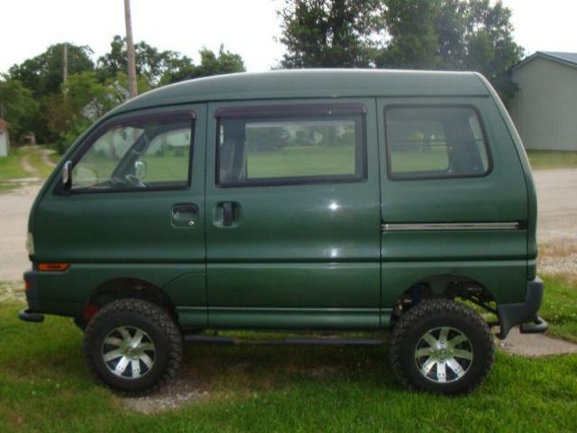 mitsubishi small van