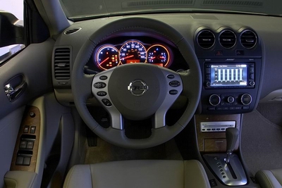 Nissan Altima Hybrid: 3 фото