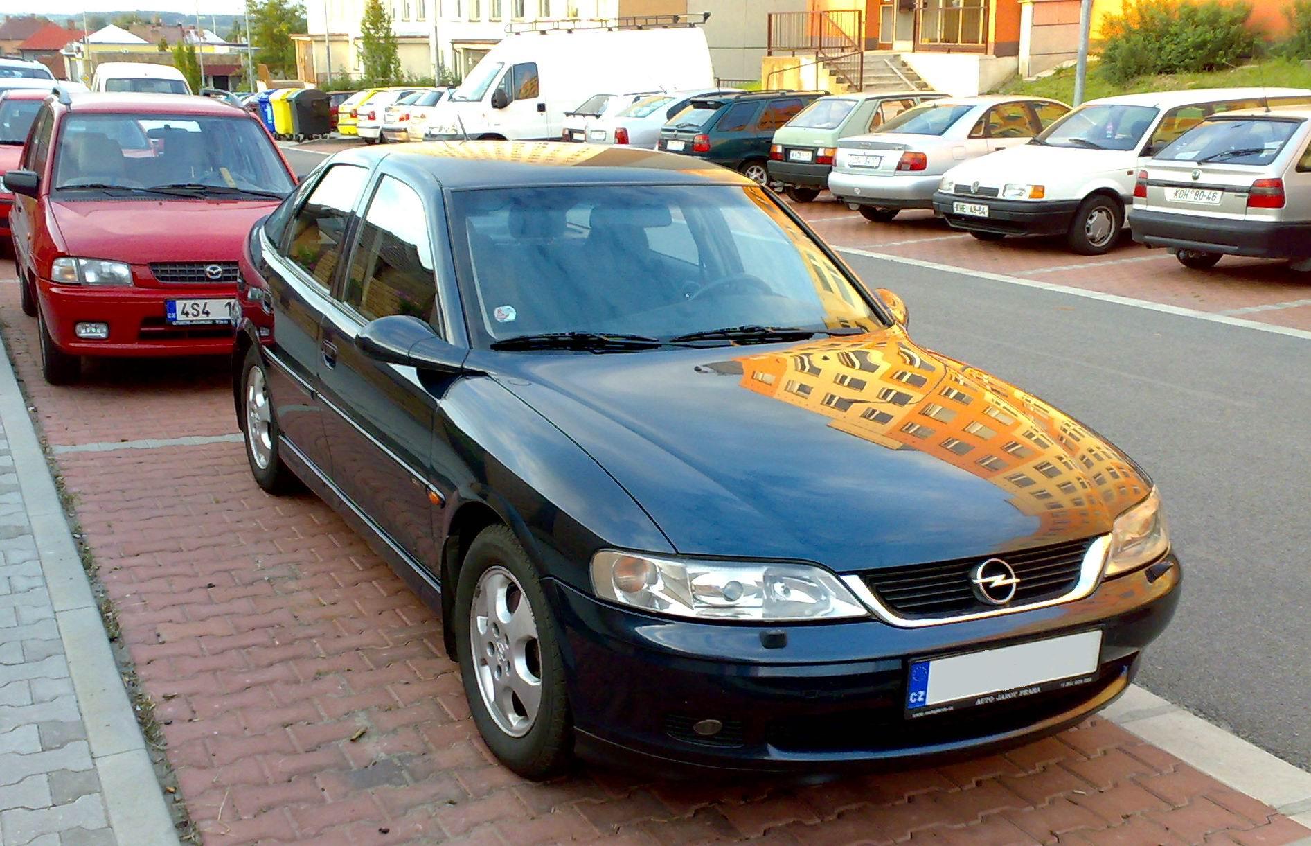 Opel Vectra: 12 фото