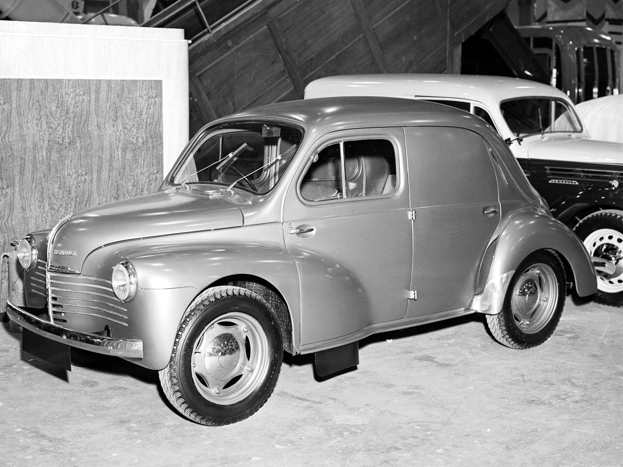 Renault 4CV: 12 фото
