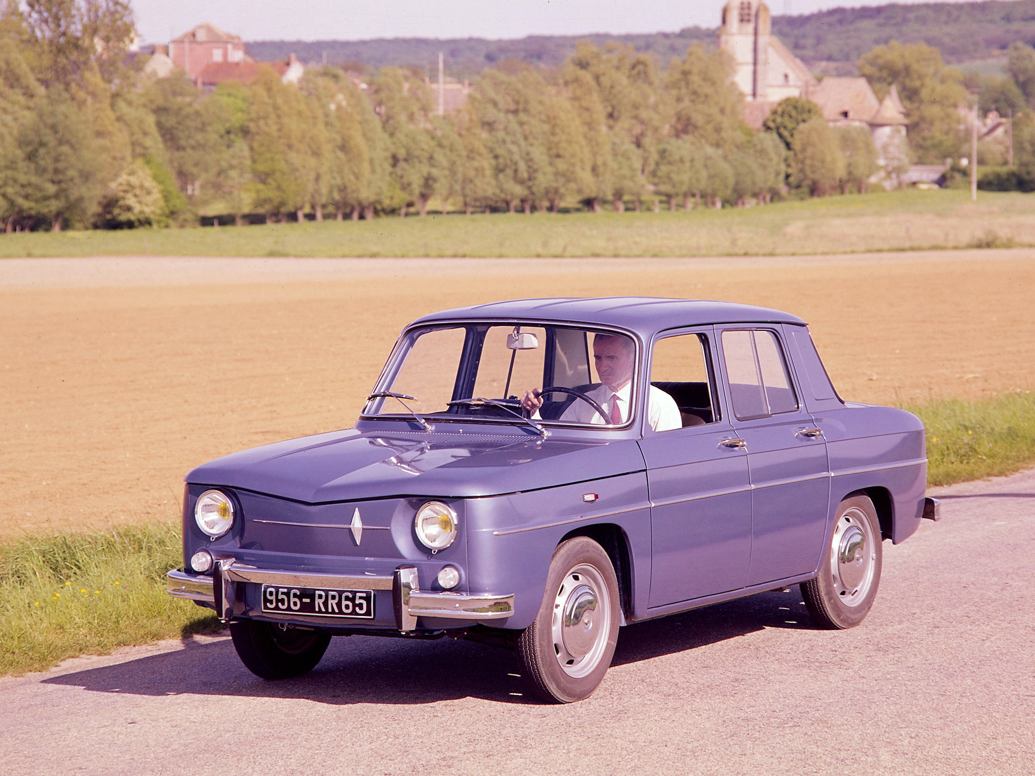 Renault 8: 4 фото