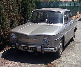 Renault 8: 8 фото