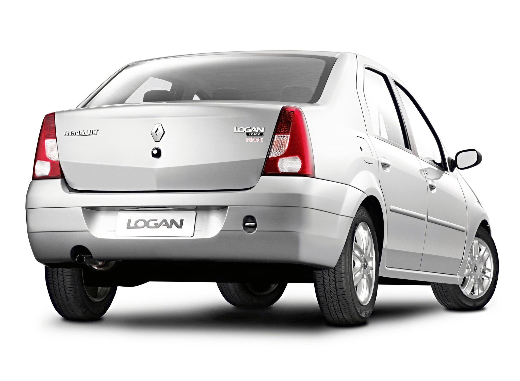 Renault Logan - 2048 x 1501, 10 из 16