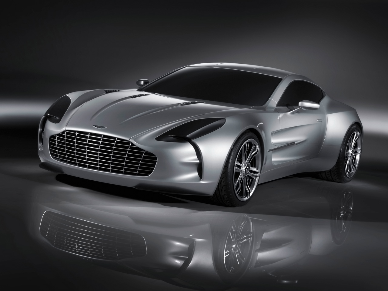 Aston Martin: 1 фото