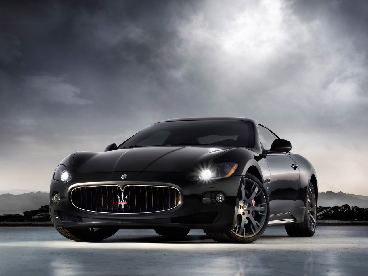 Maserati: 2 фото
