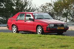 Alfa Romeo 75: 01 фото