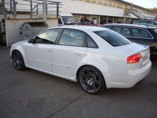 Audi RS4: 3 фото