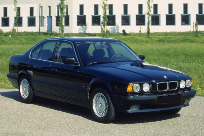 BMW 5-series E34: 8 фото
