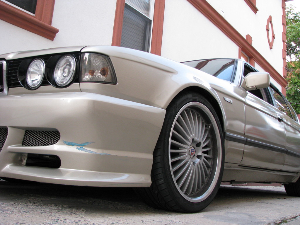 BMW 7-series E32: 11 фото
