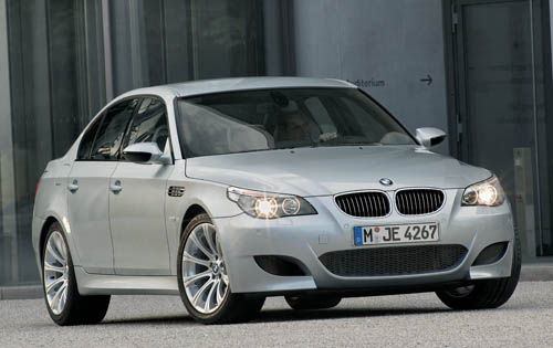 BMW M5 E60: 12 фото