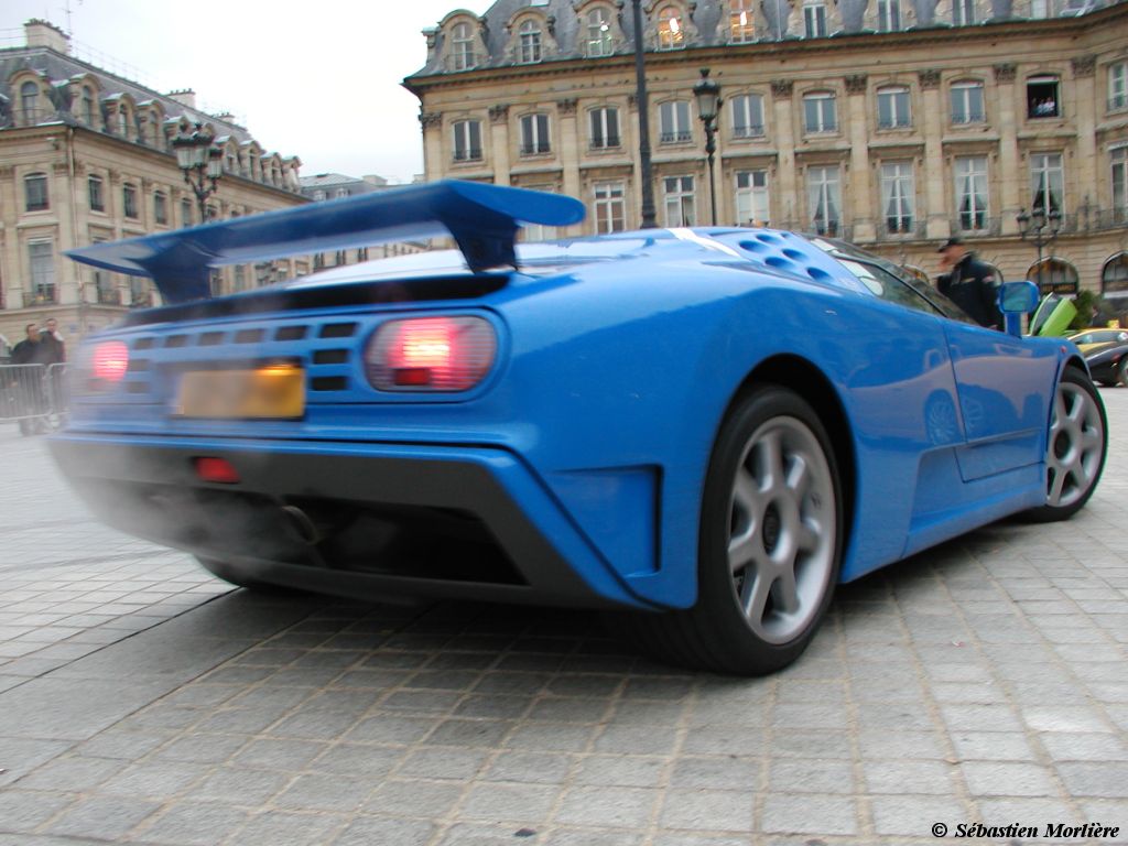 Bugatti EB 110: 5 фото