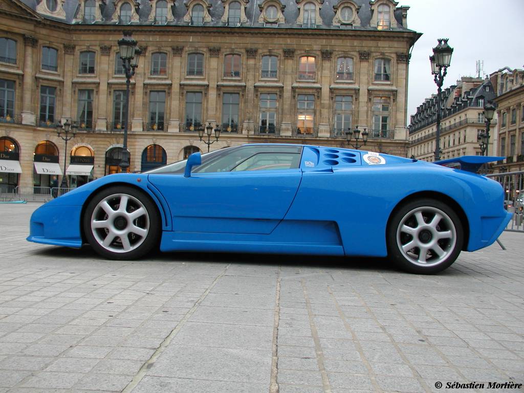 Bugatti EB 110: 6 фото