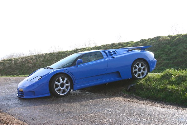 Bugatti EB 110: 12 фото