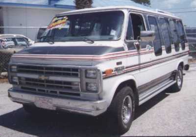 Chevrolet Van: 02 фото