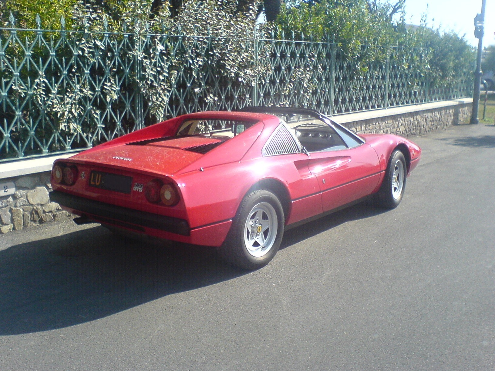 Ferrari 208: 3 фото