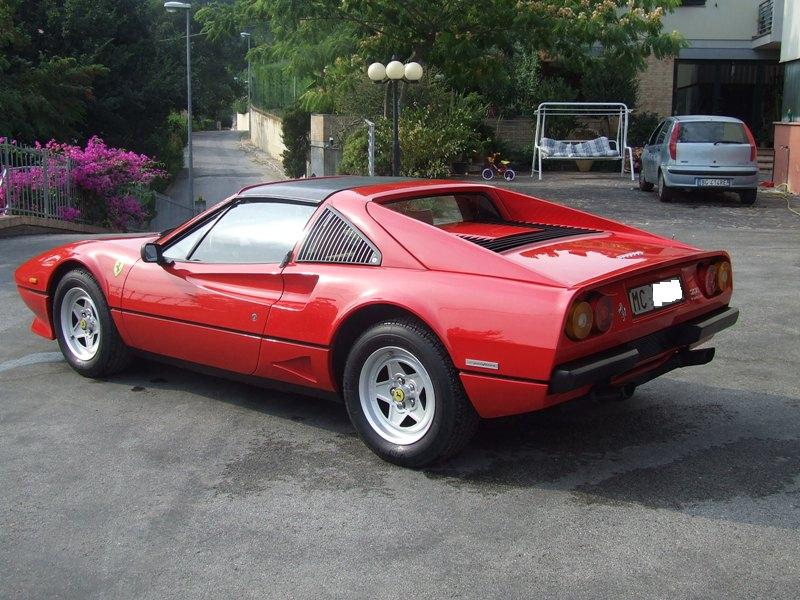 Ferrari 208: 7 фото