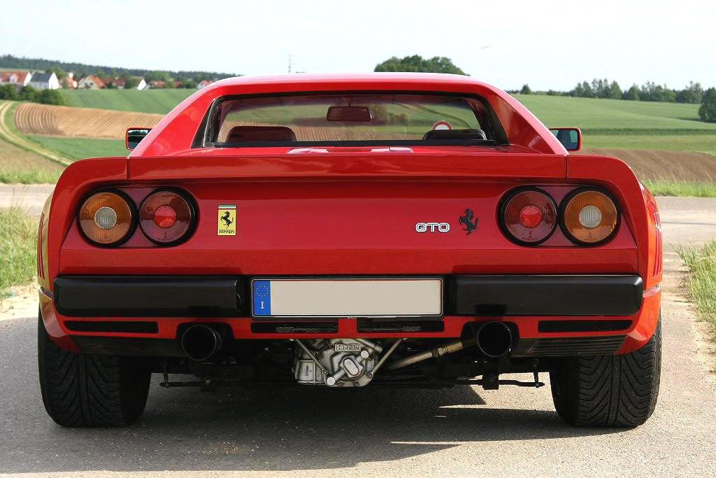 Ferrari 288 GTO: 13 фото
