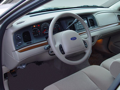 Ford Crown Victoria: 08 фото