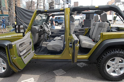 Jeep Wrangler Unlimited: 6 фото