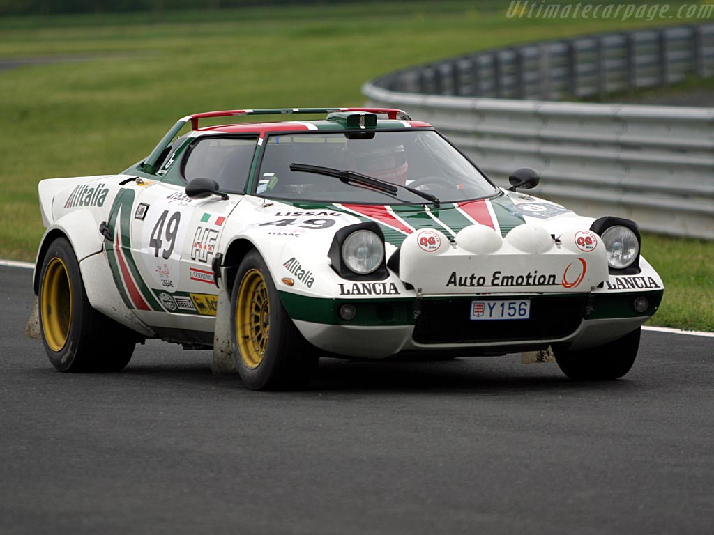 Lancia Stratos: 04 фото
