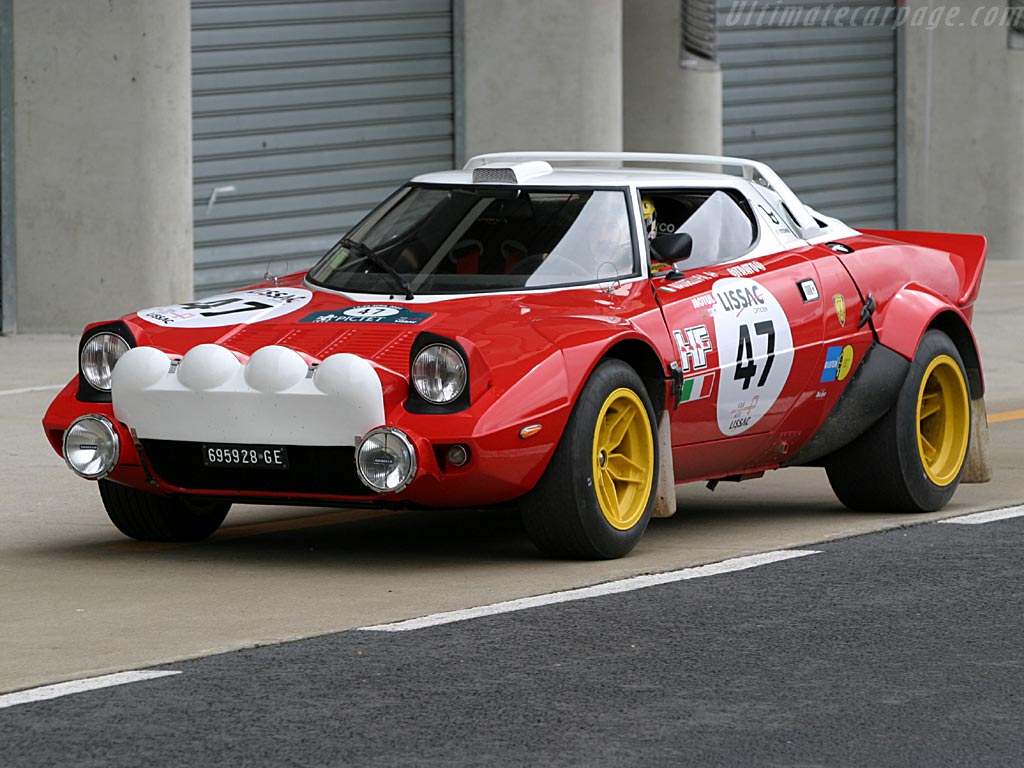 Lancia Stratos: 05 фото
