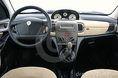 Lancia Y/Ypsilon: 08 фото