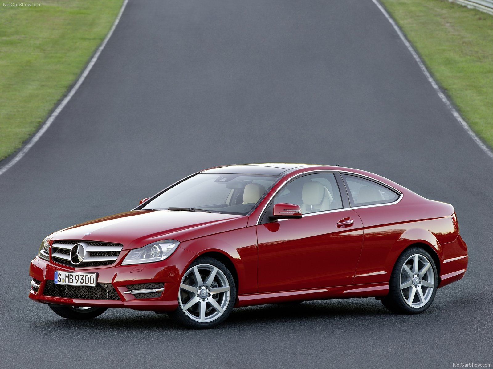 Mercedes C-class Coupe: 3 фото