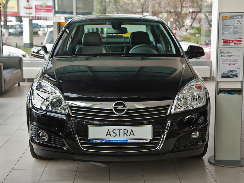 Opel Astra Family Sedan: 7 фото